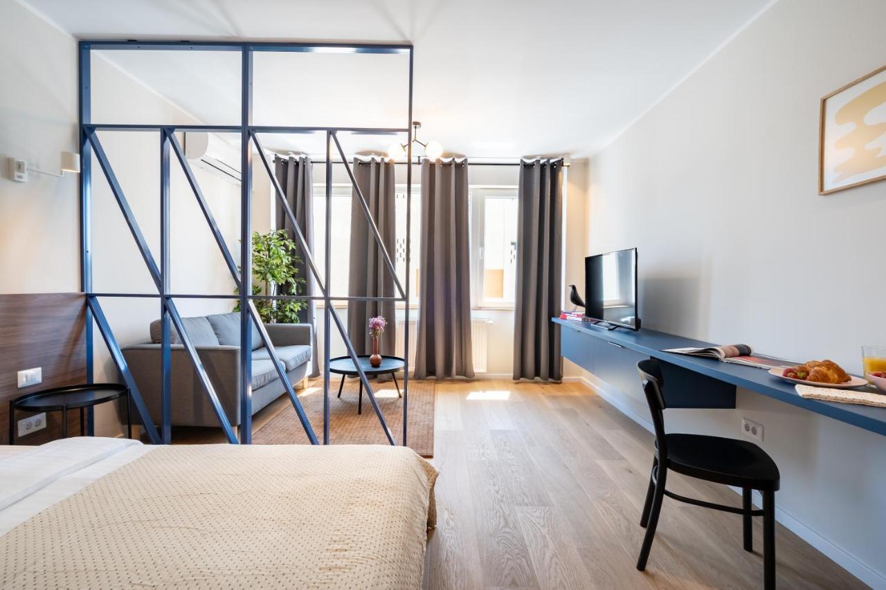 Elegant Studio In The Heart Of The Town Bukarest Exterior foto