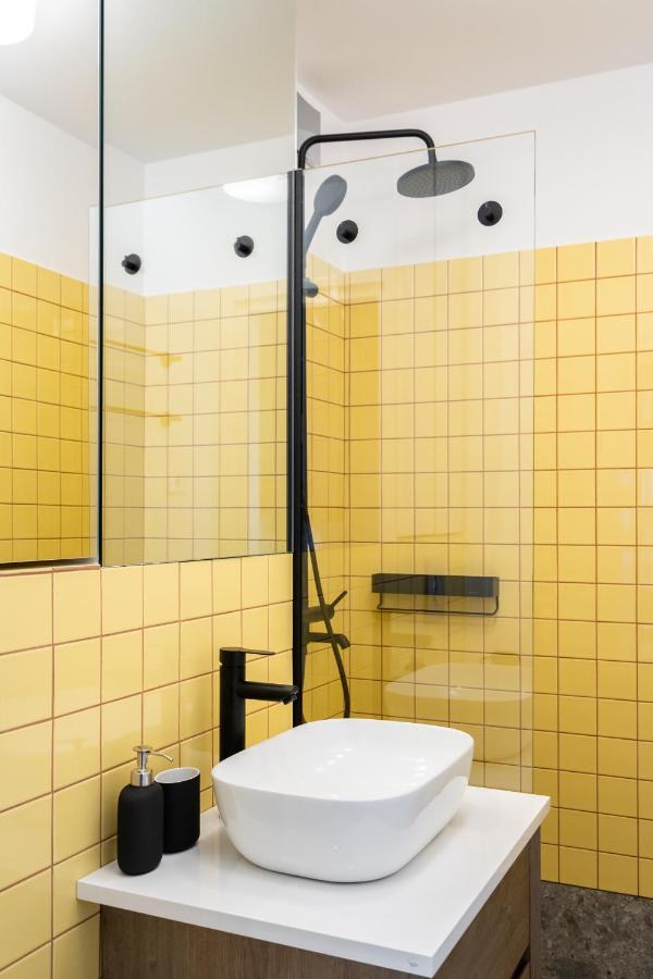 Elegant Studio In The Heart Of The Town Bukarest Exterior foto